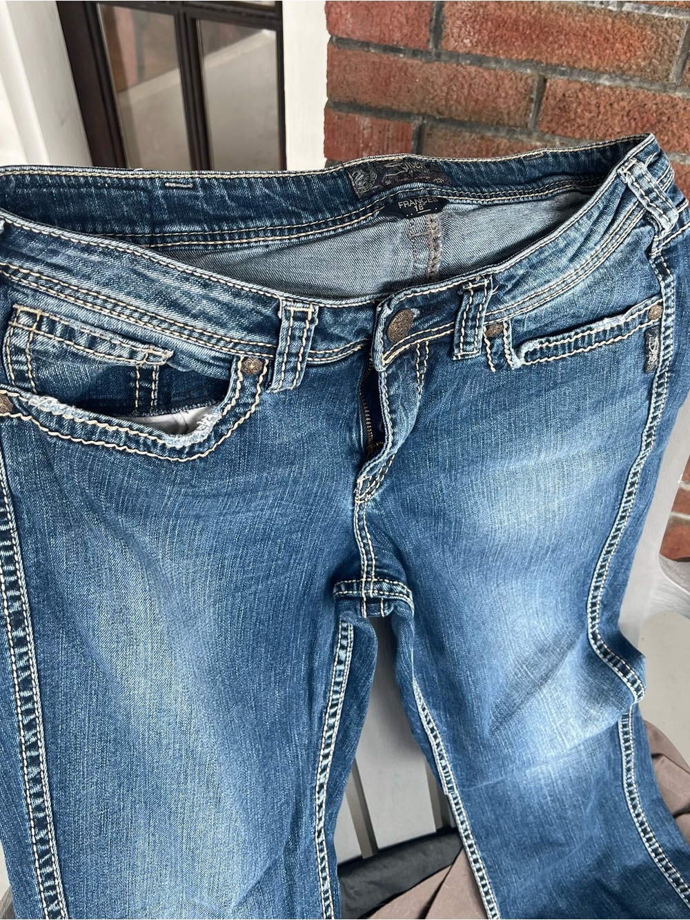 Silver Jeans - Picture 4 of 6